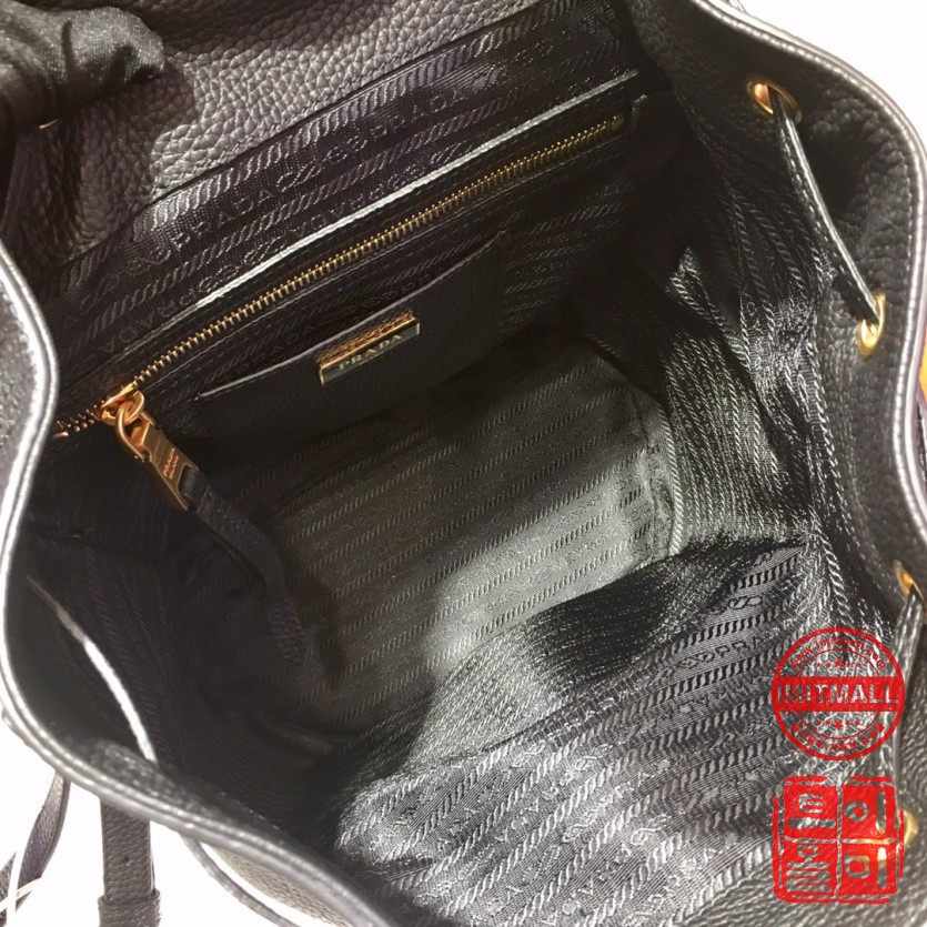 prada_xxxxx_big_00008.jpg