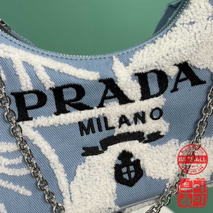 prada_xxxxx_big_00005.jpg