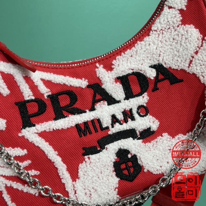 prada_xxxxx_big_00007.jpg