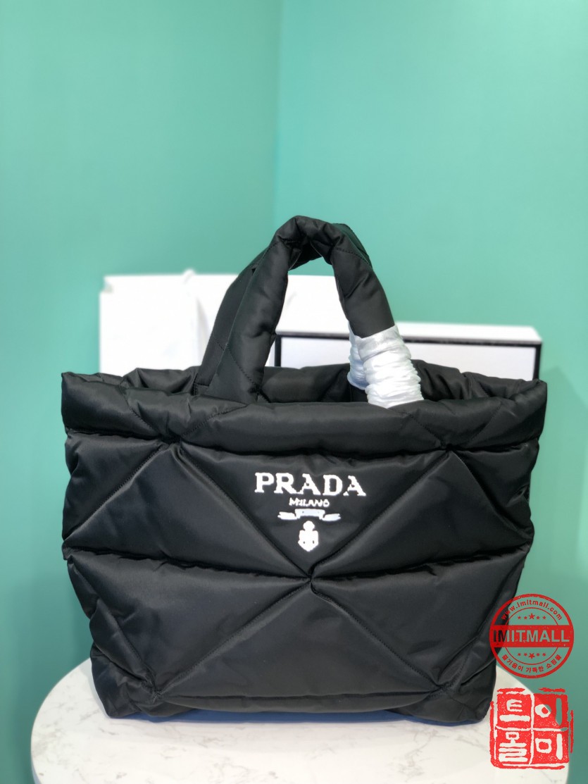 prada_xxxxx_big_00001.jpg