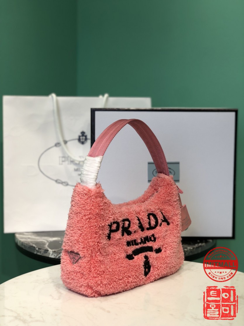 prada_xxxxx_big_00002.jpg