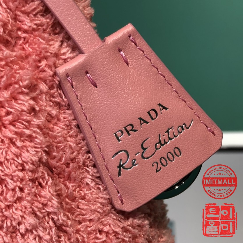 prada_xxxxx_big_00005.jpg