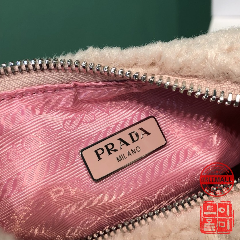 prada_xxxxx_big_00008.jpg