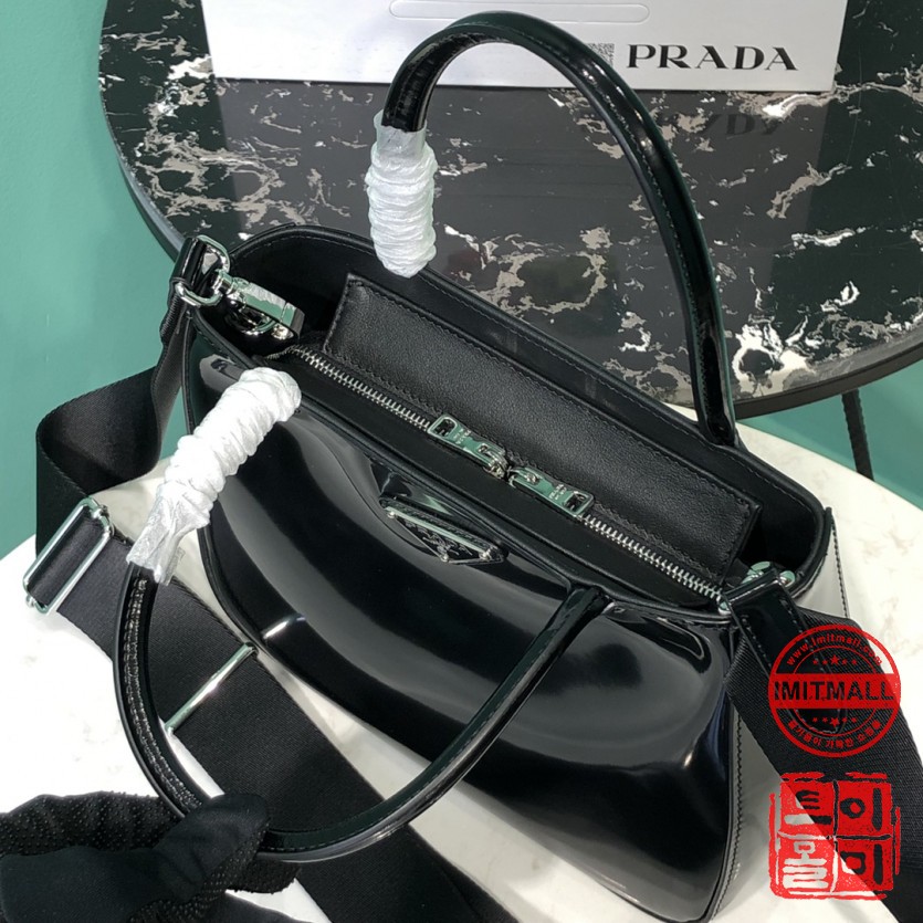 prada_xxxxx_big_00007.jpg