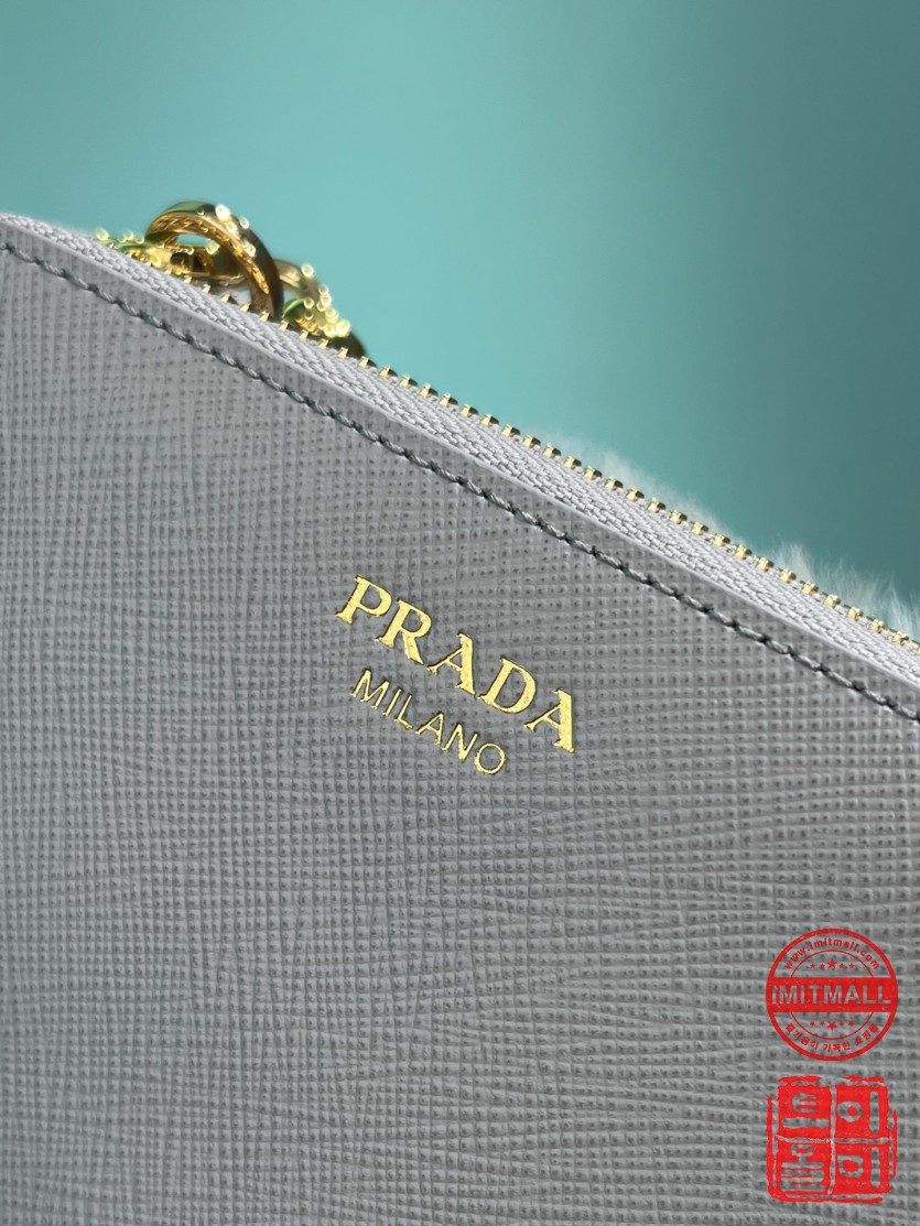 prada_xxxxx_big_00009.jpg