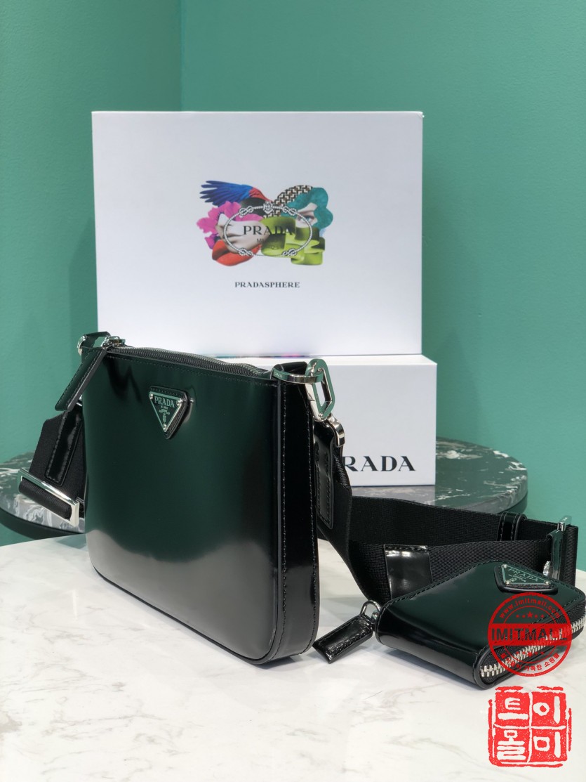 prada_xxxxx_big_00002.jpg