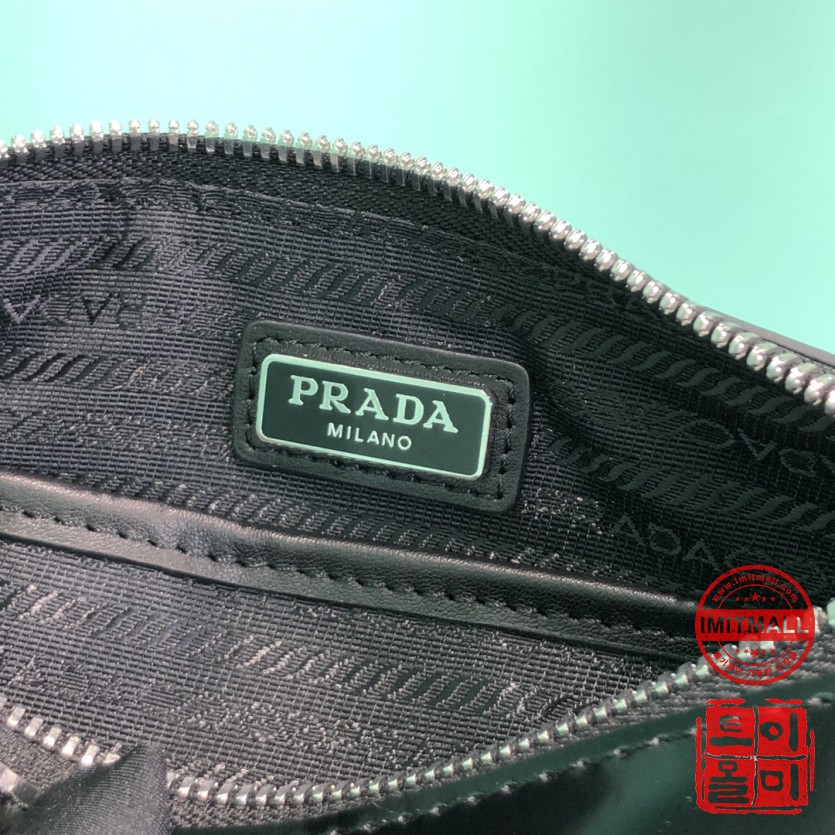 prada_xxxxx_big_00008.jpg