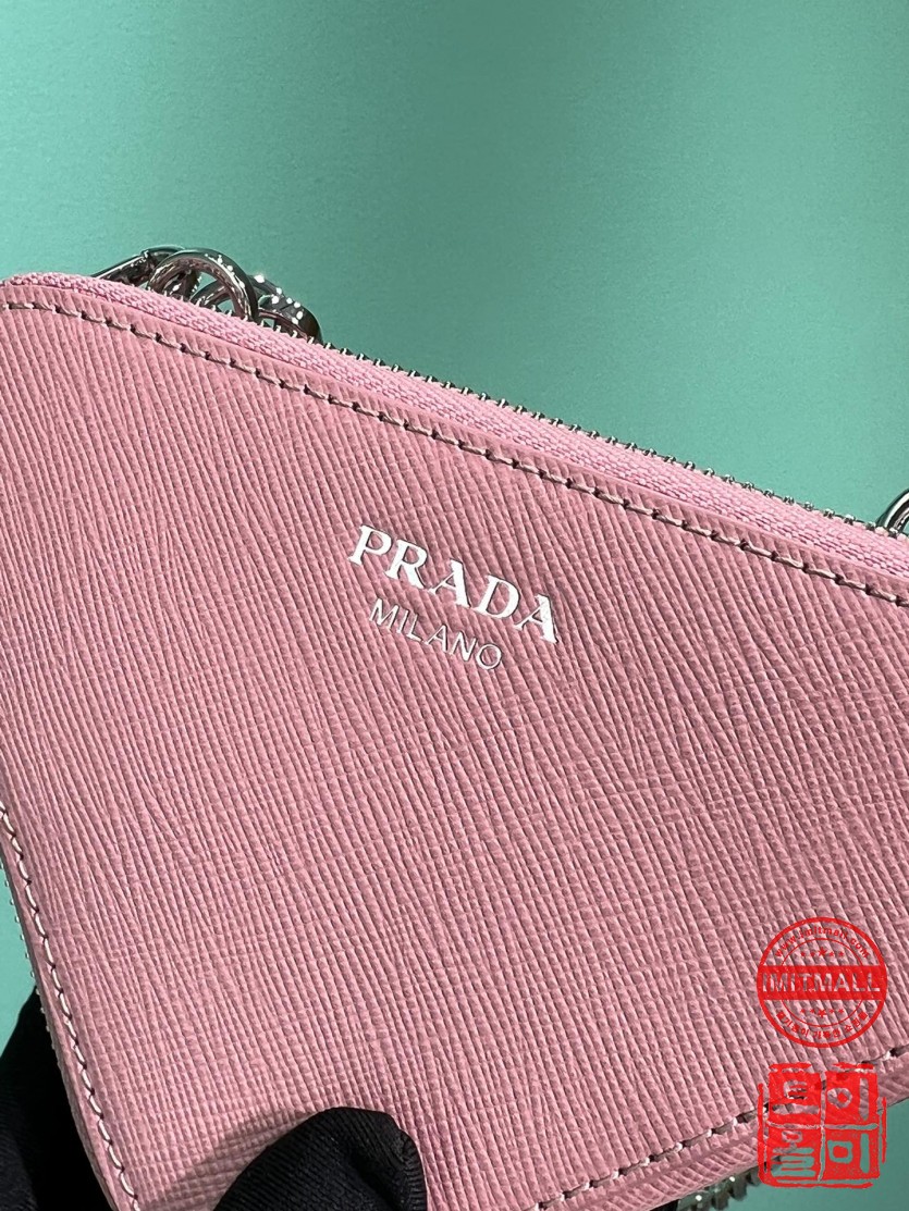 prada_xxxxx_big_00007.jpg