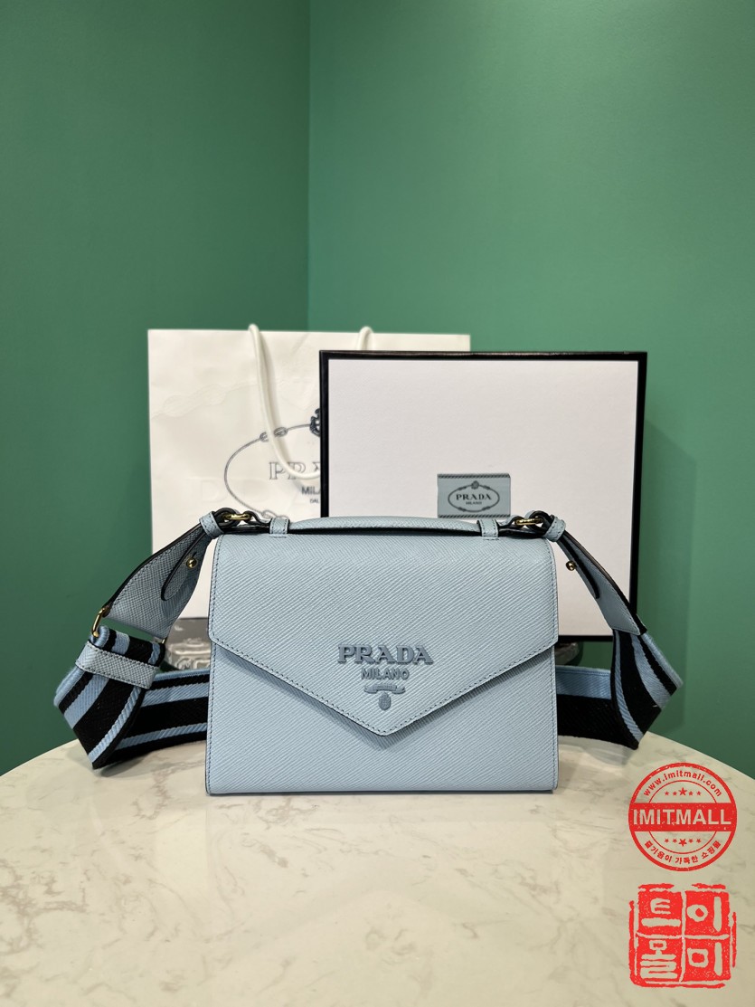 prada_xxxxx_big_00001.jpg