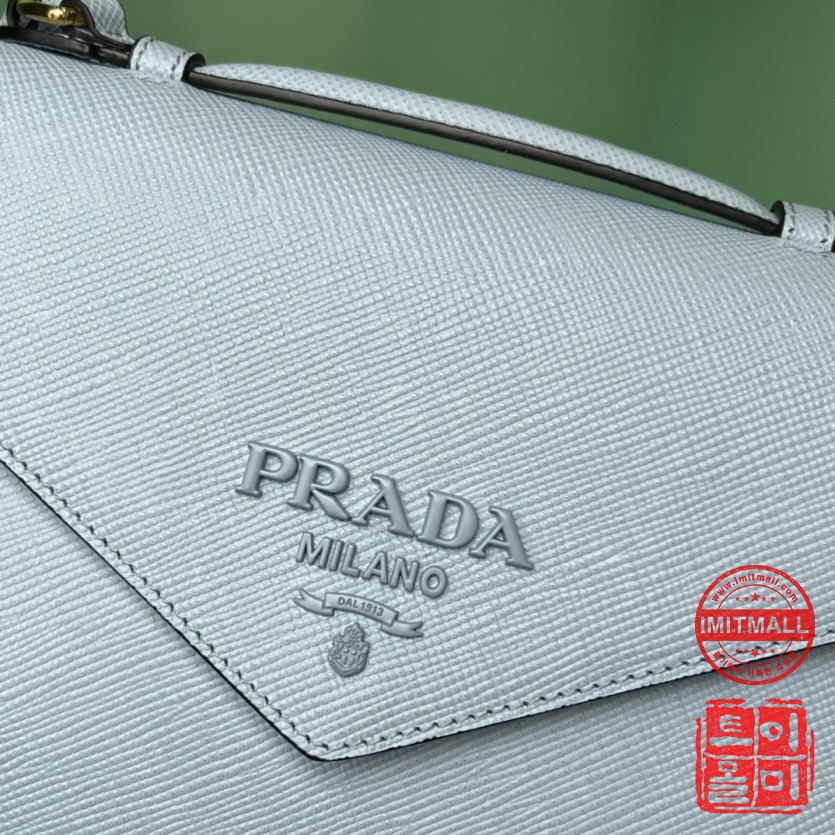 prada_xxxxx_big_00004.jpg