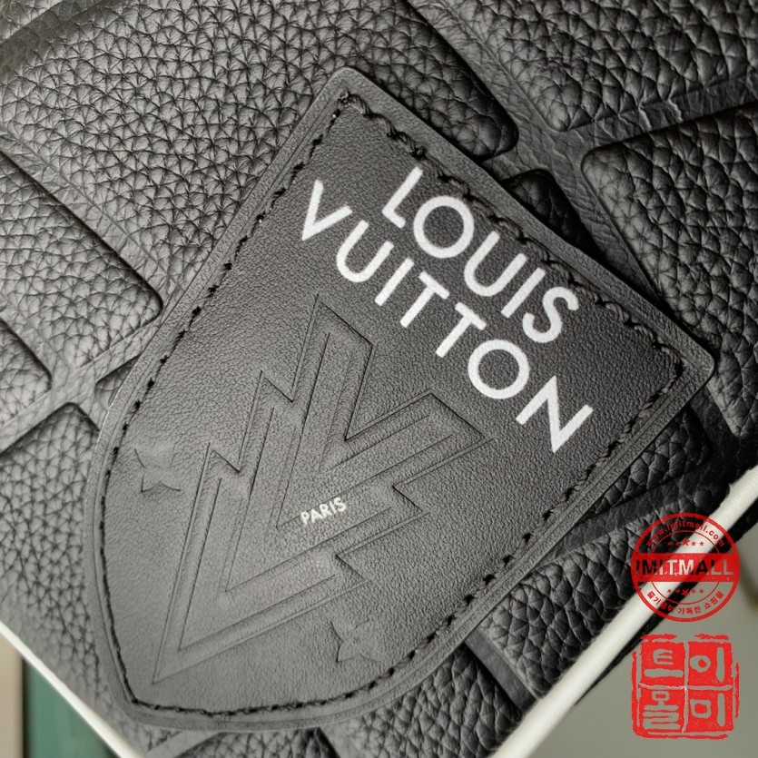 louis_vuitton_xxxxx_big_00004.jpg