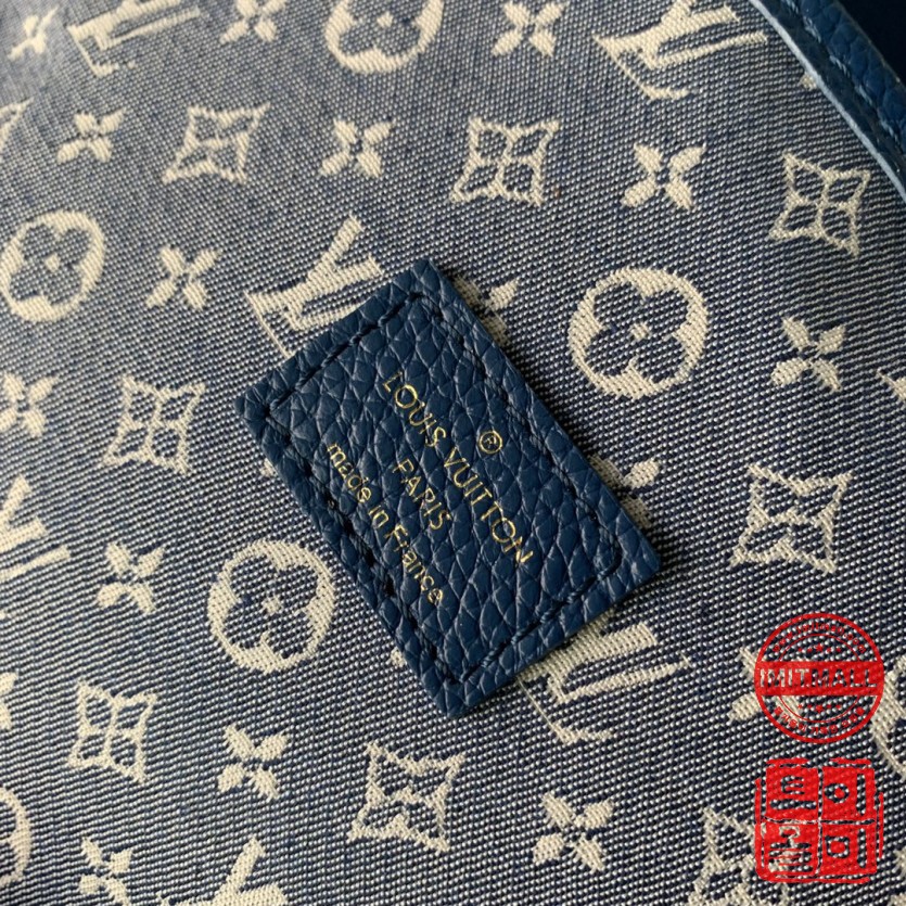 louis_vuitton_xxxxx_big_00009.jpg