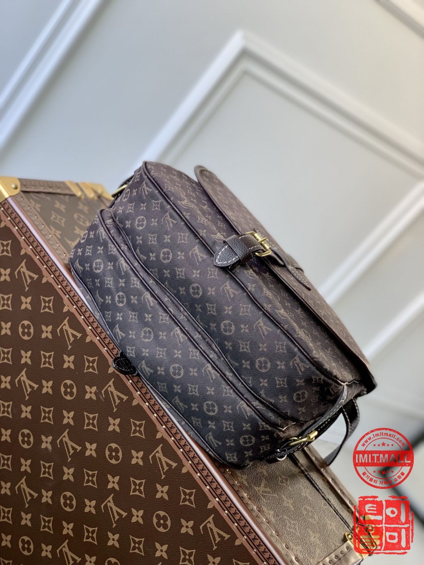 louis_vuitton_xxxxx_big_00004.jpg