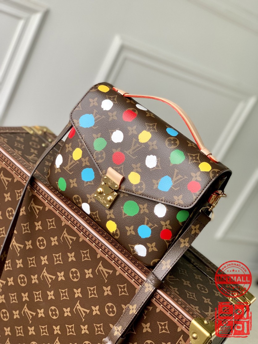 louis_vuitton_xxxxx_big_00001.jpg