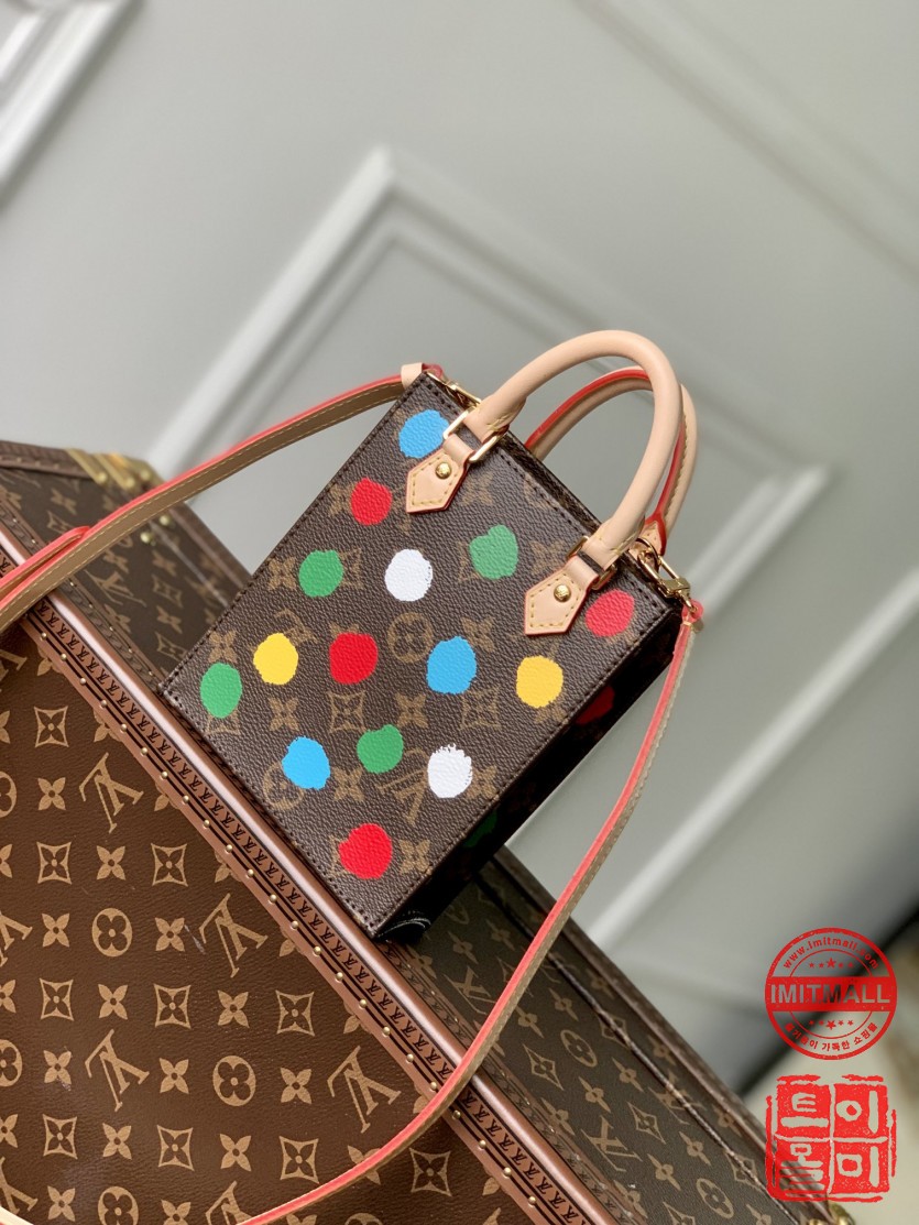 louis_vuitton_xxxxx_big_00002.jpg