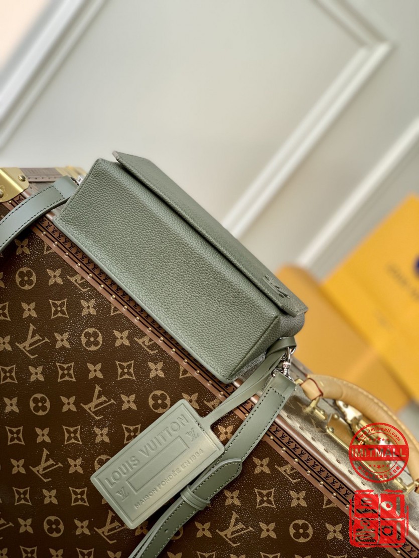 louis_vuitton_xxxxx_big_00004.jpg