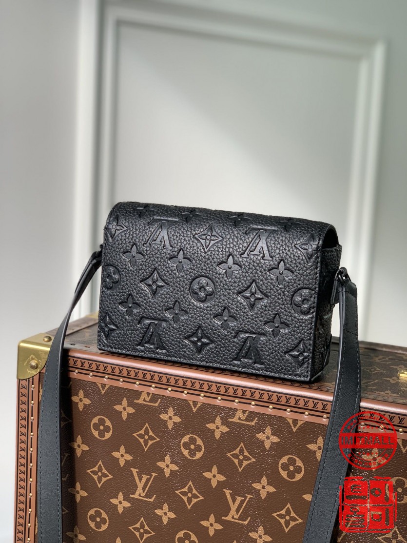 louis_vuitton_xxxxx_big_00002.jpg