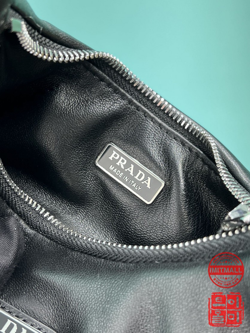 prada_xxxxx_big_00011.jpg