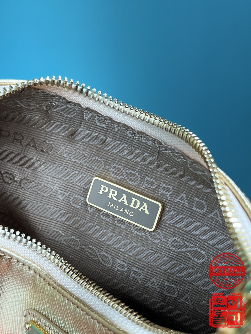 prada_xxxxx_big_00011.jpg