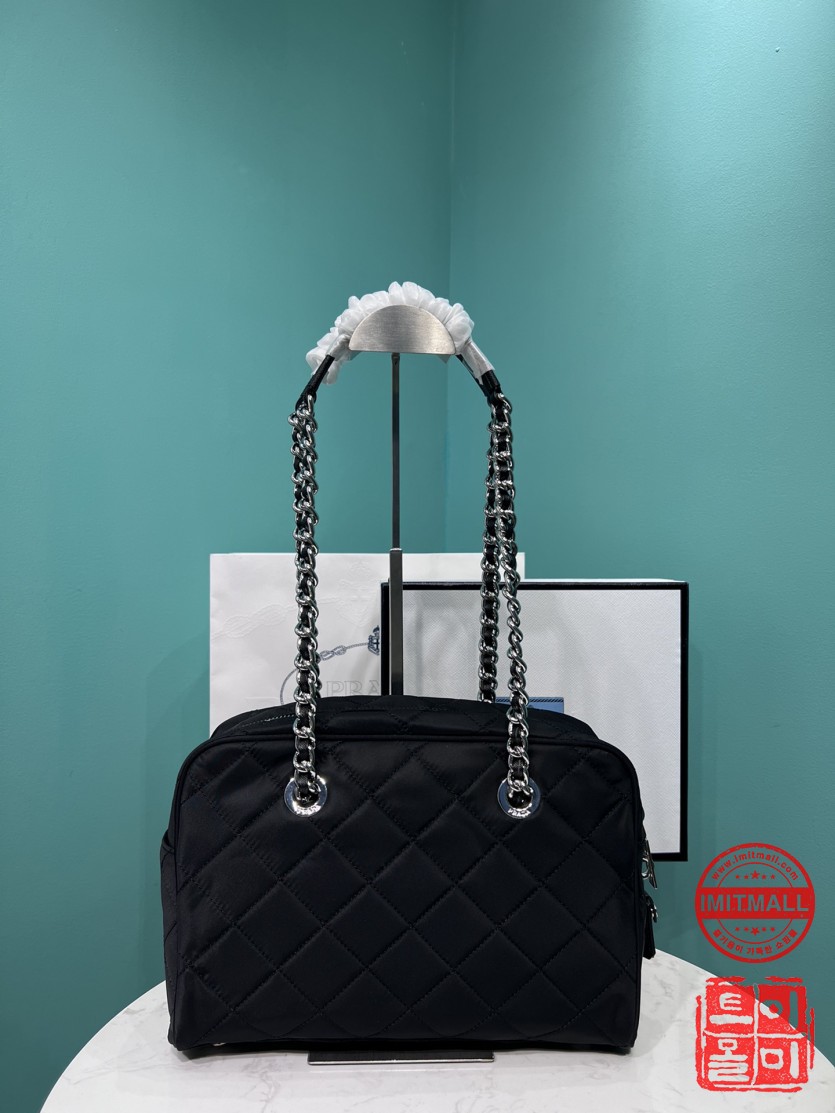 prada_xxxxx_big_00003.jpg