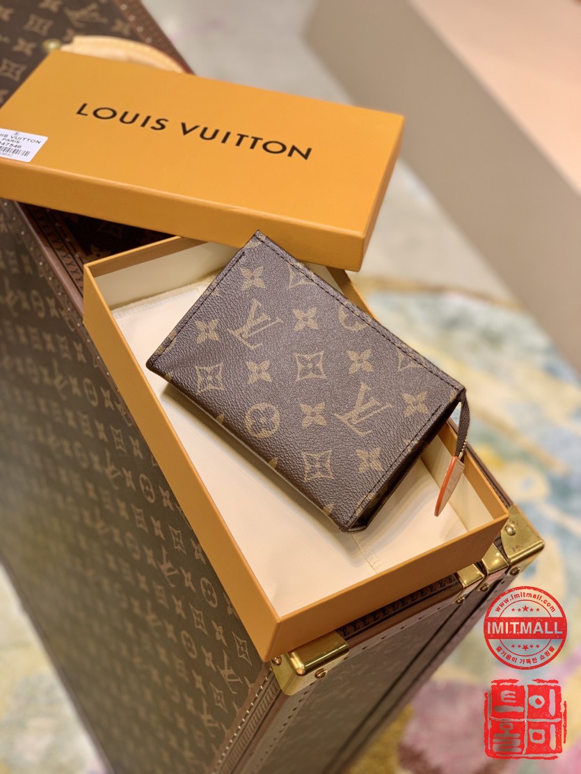 louis_vuitton_xxxxx_big_00001.jpg