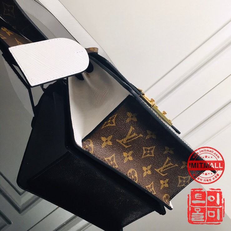 louis_vuitton_xxxxx_big_00005.jpg