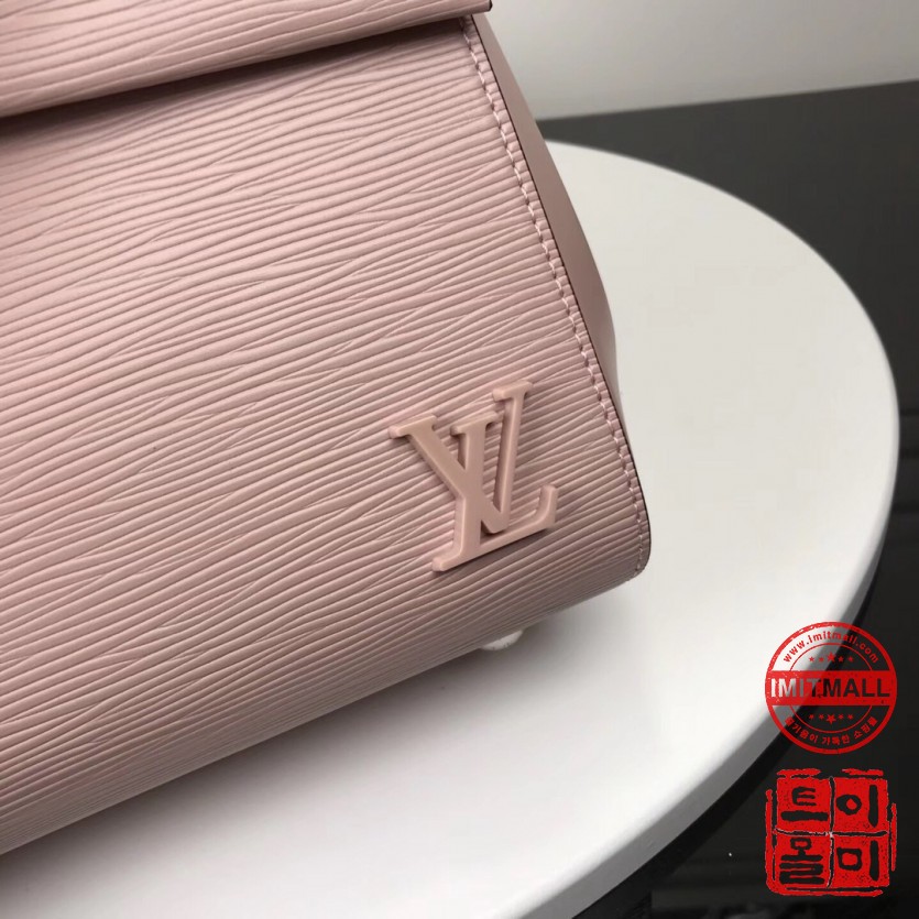 louis_vuitton_xxxxx_big_00005.jpg