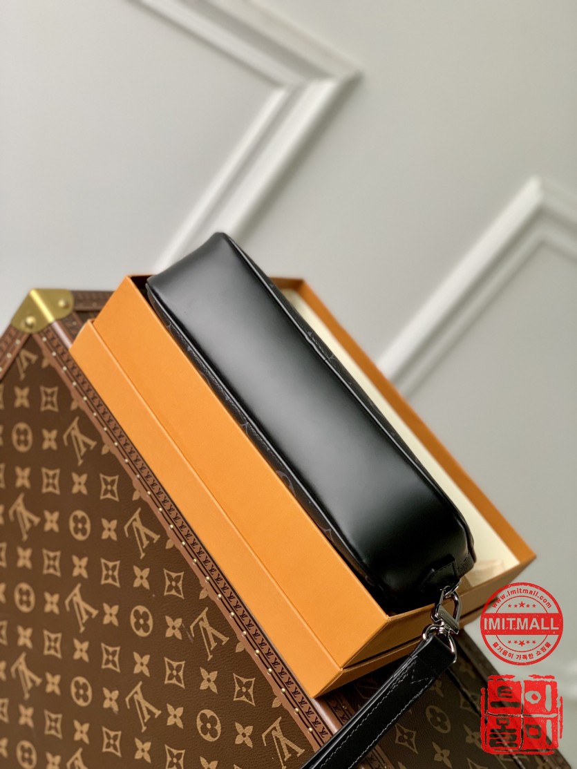 louis_vuitton_xxxxx_big_00005.jpg