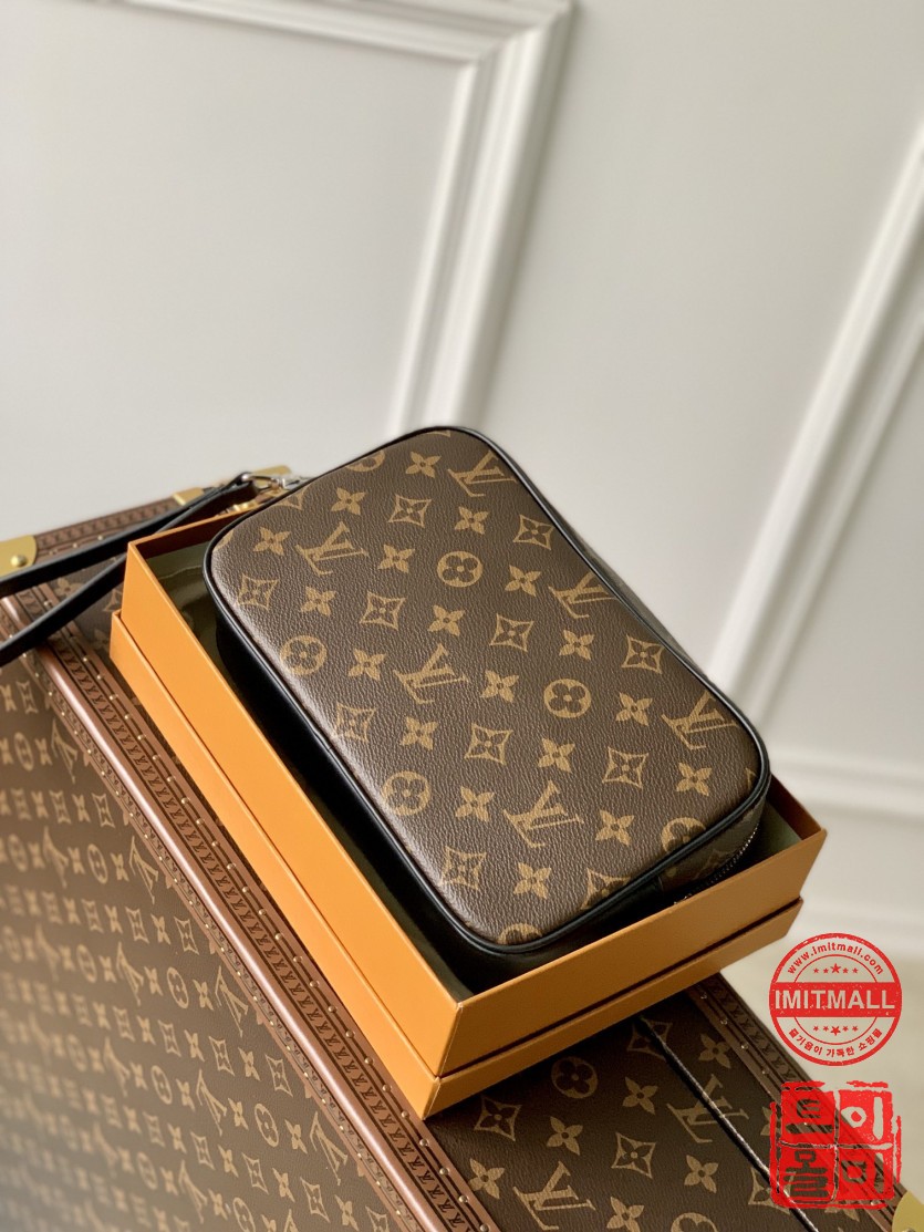 louis_vuitton_xxxxx_big_00002.jpg