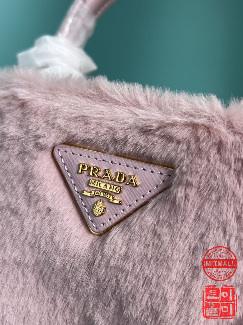 prada_xxxxx_big_00005.jpg