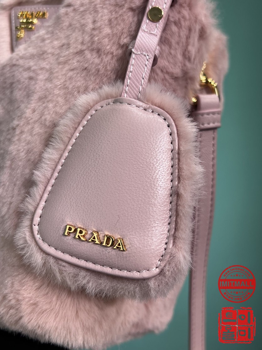 prada_xxxxx_big_00006.jpg