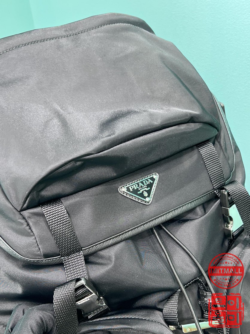 prada_xxxxx_big_00006.jpg