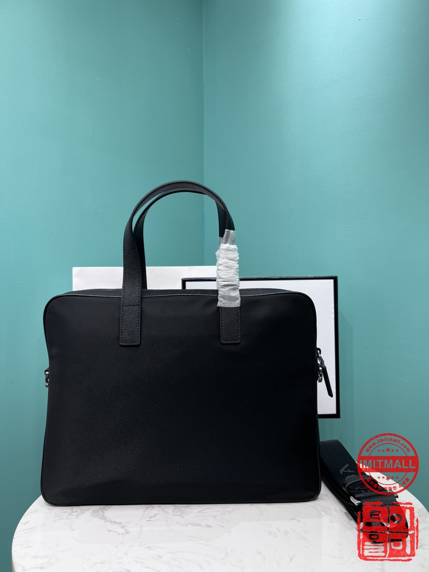 prada_xxxxx_big_00003.jpg