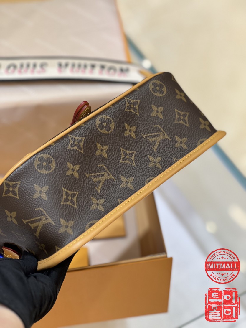 louis_vuitton_xxxxx_big_00006.jpg