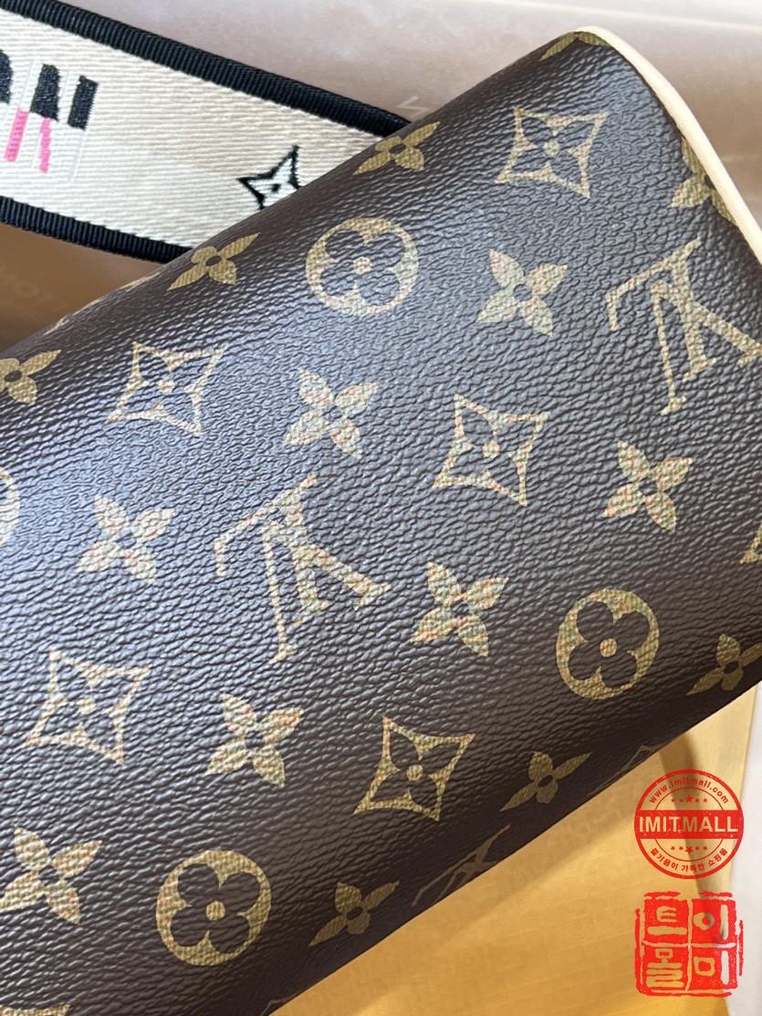 louis_vuitton_xxxxx_big_00009.jpg