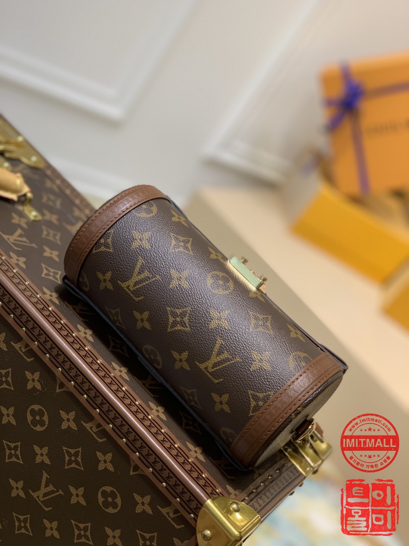 louis_vuitton_xxxxx_big_00004.jpg