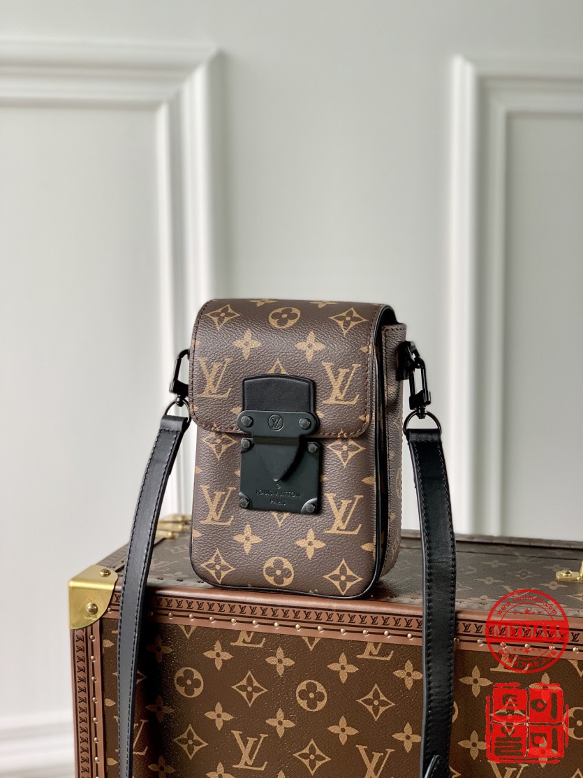 louis_vuitton_xxxxx_big_00001.jpg