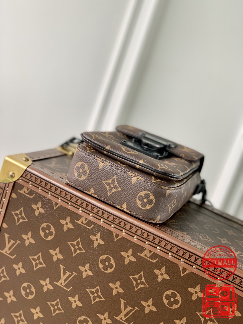 louis_vuitton_xxxxx_big_00003.jpg