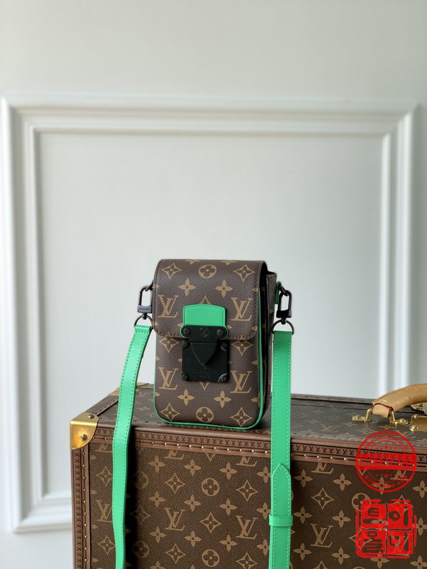 louis_vuitton_xxxxx_big_00001.jpg