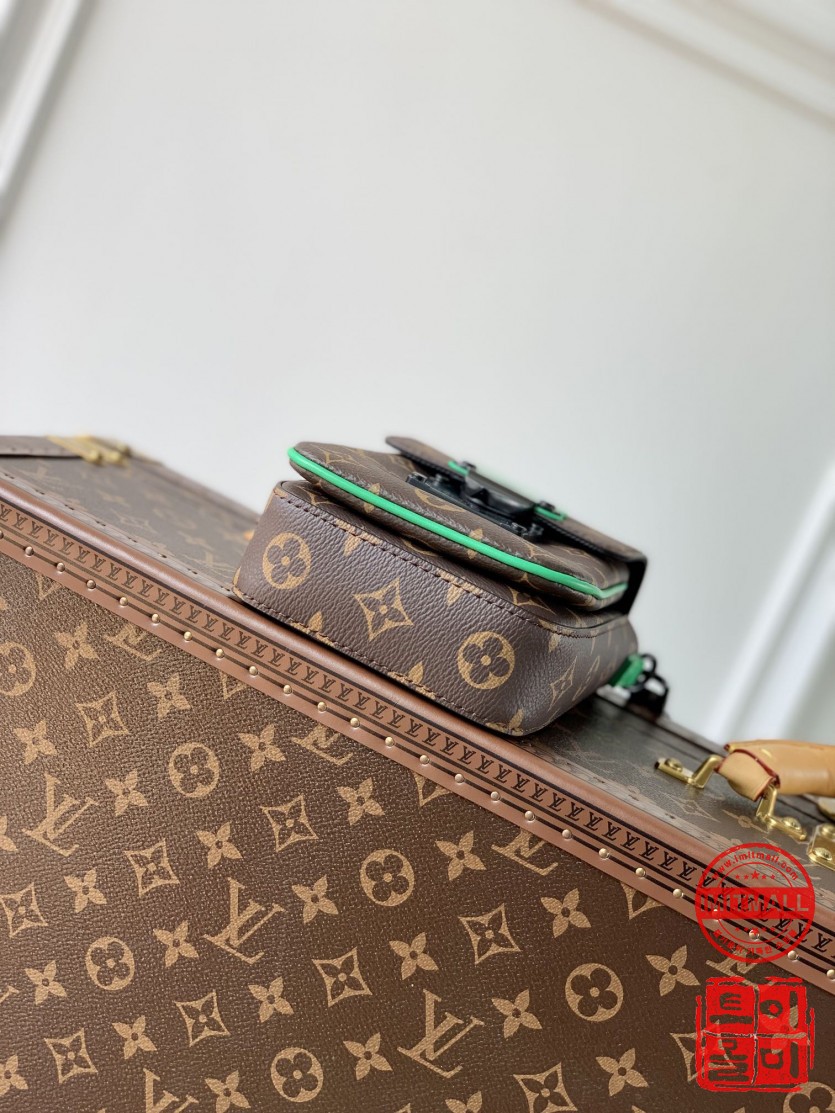 louis_vuitton_xxxxx_big_00003.jpg