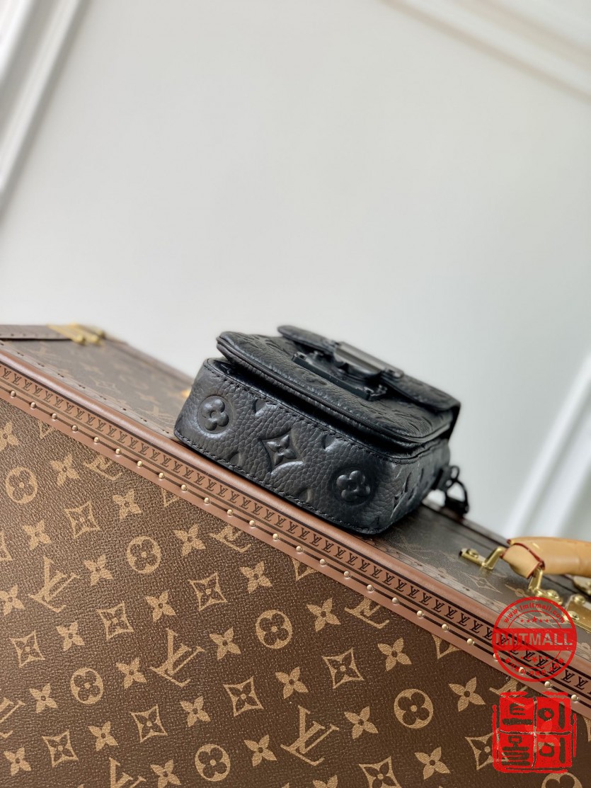 louis_vuitton_xxxxx_big_00004.jpg