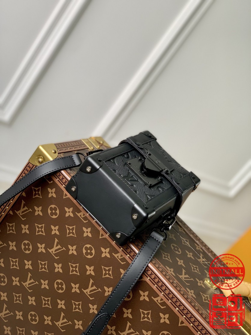 louis_vuitton_xxxxx_big_00004.jpg