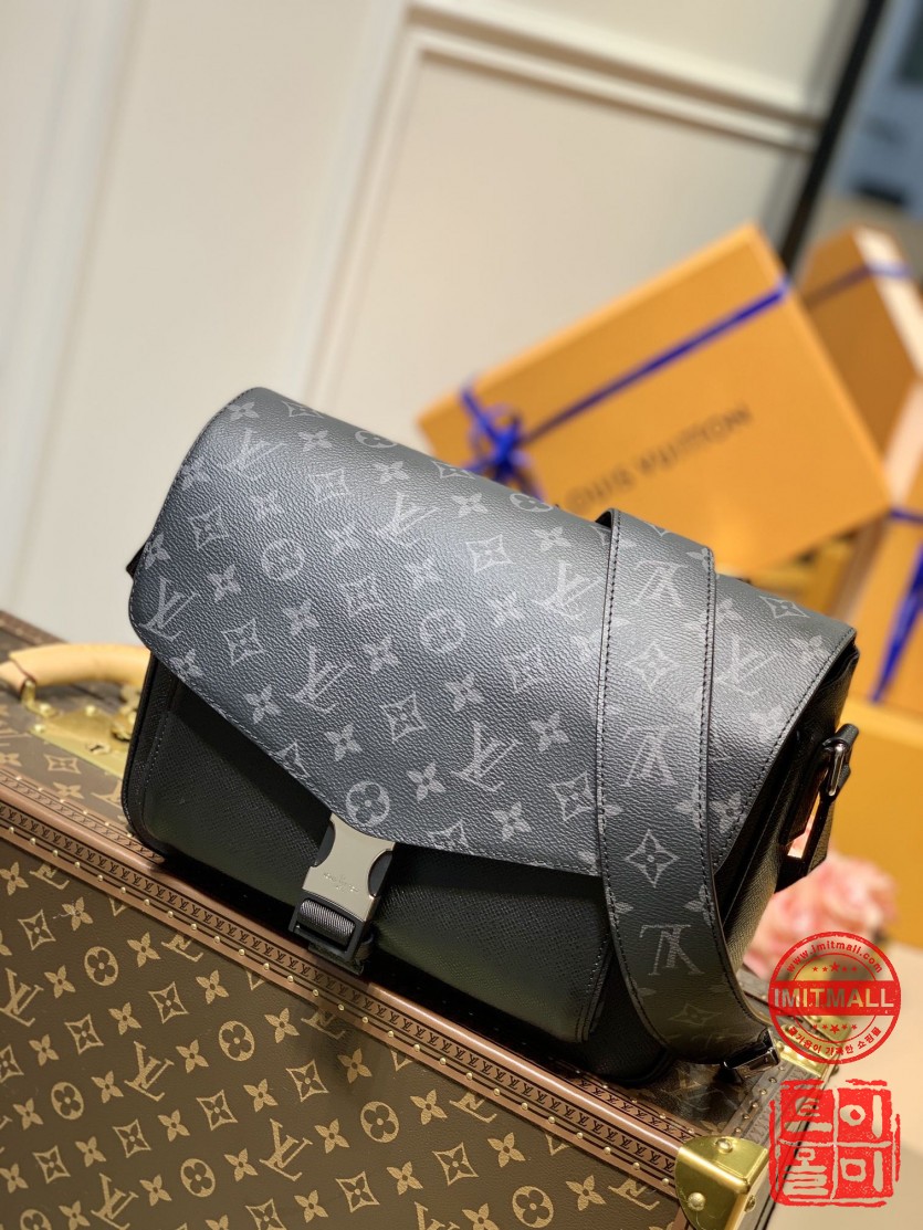 louis_vuitton_xxxxx_big_00001.jpg