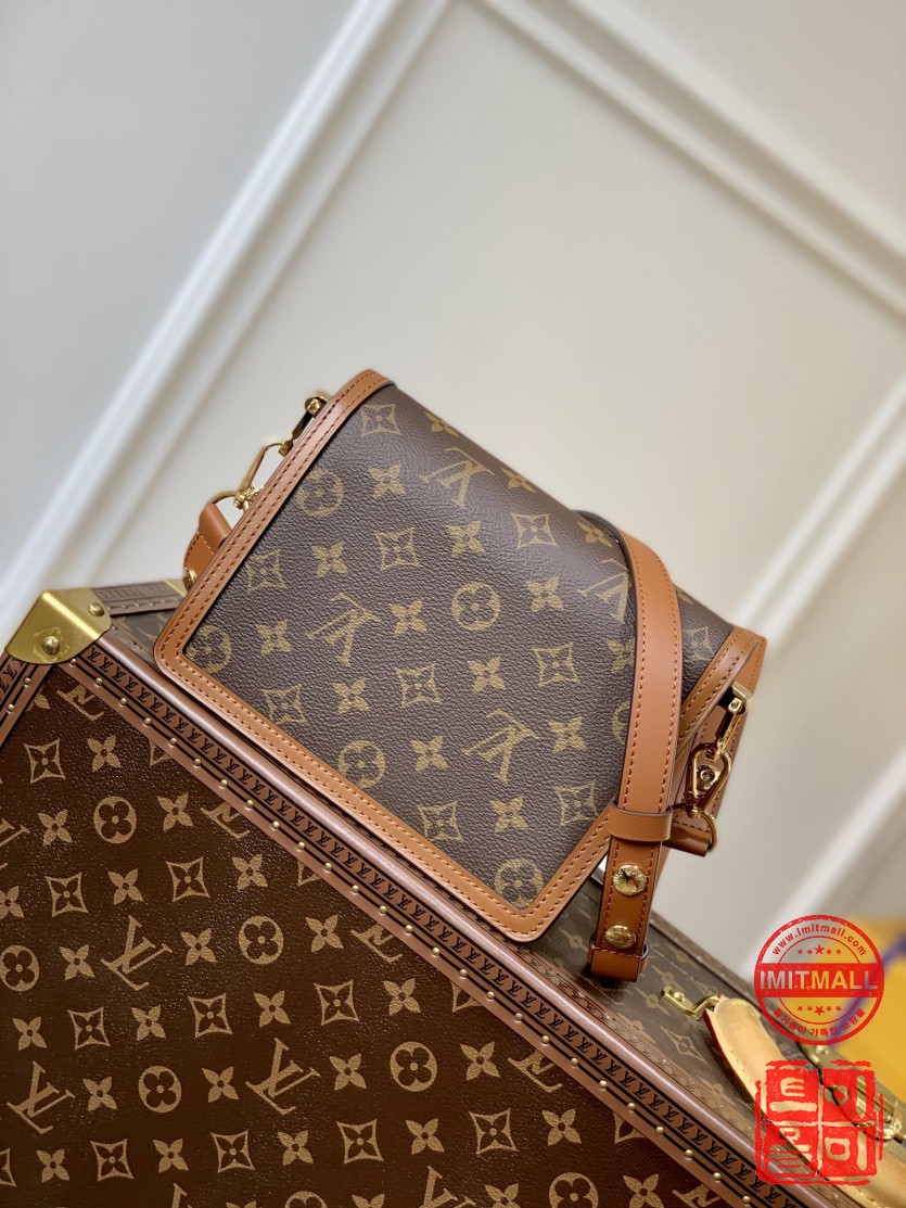 louis_vuitton_xxxxx_big_00002.jpg