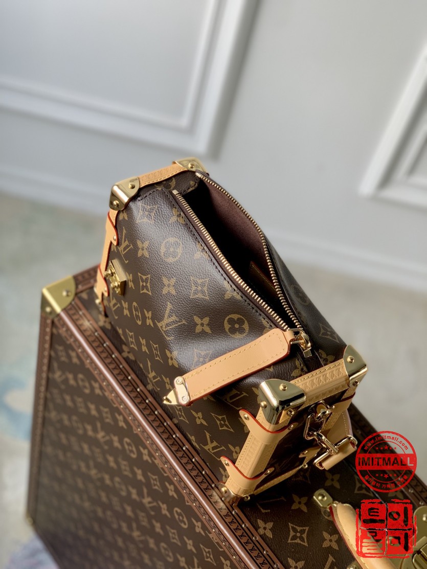 louis_vuitton_xxxxx_big_00008.jpg