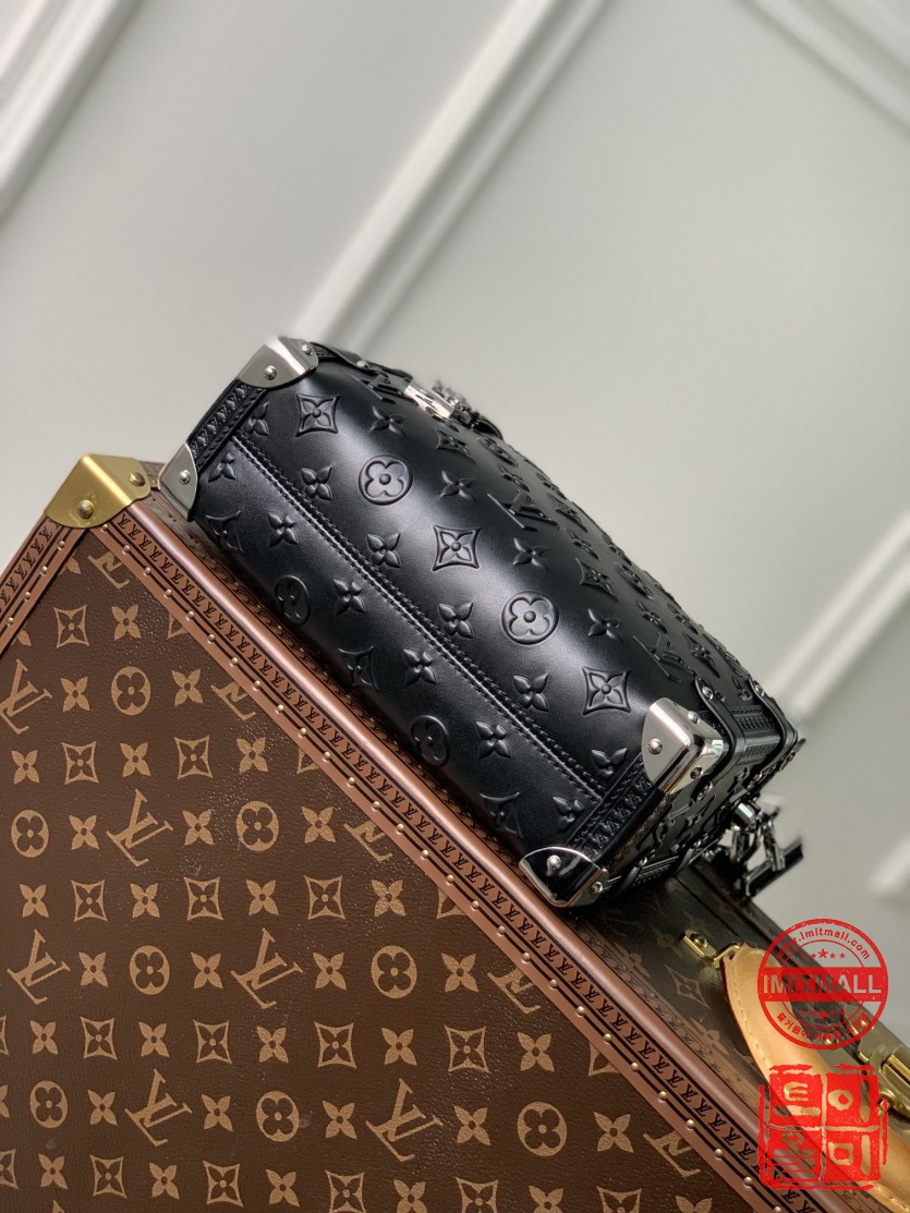 louis_vuitton_xxxxx_big_00004.jpg