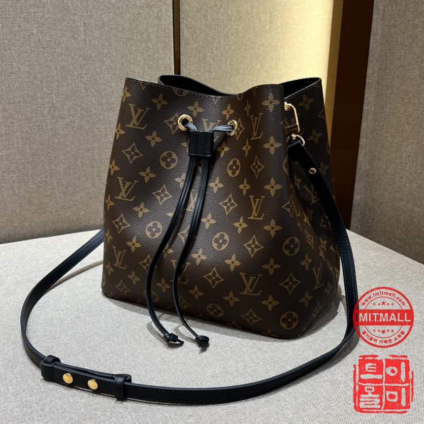 louis_vuitton_xxxxx_big_00002.jpg