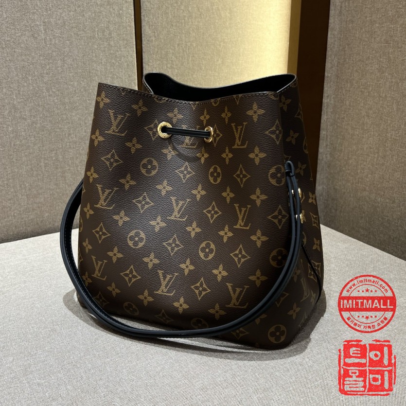 louis_vuitton_xxxxx_big_00003.jpg