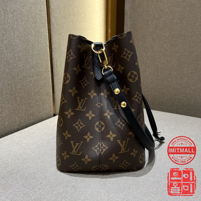 louis_vuitton_xxxxx_big_00004.jpg