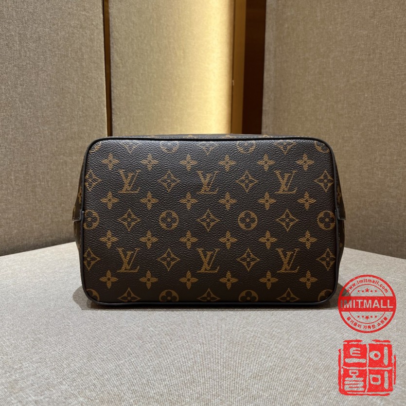 louis_vuitton_xxxxx_big_00005.jpg